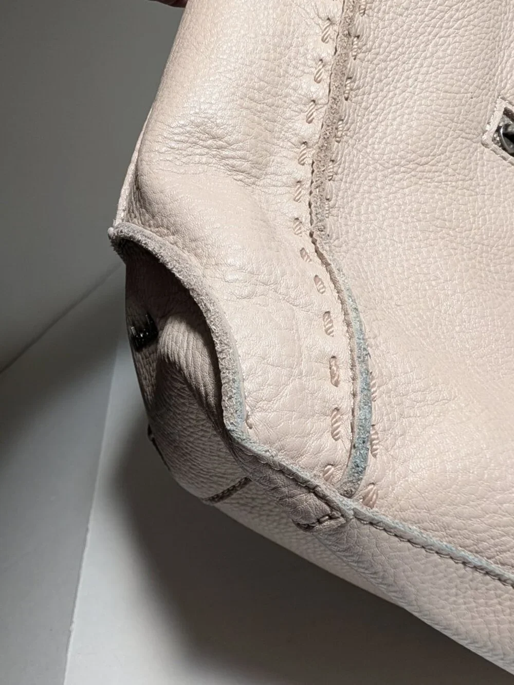 The SAK Pebble Leather Adjustable Top Handle Hobo Purse Cream OS